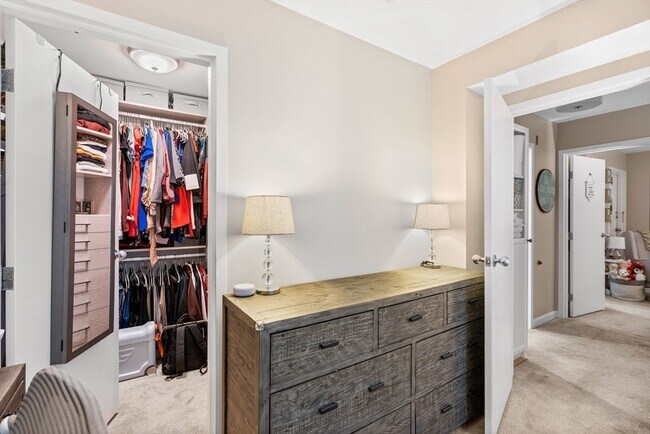 Building Photo - 106 13th St