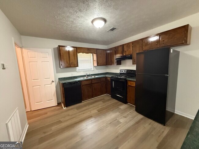 Building Photo - 1030 Cantrell Ln