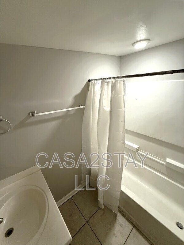 Building Photo - 1127 Lincoln Ave