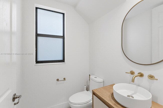 Building Photo - 8725 NW 102nd Ct