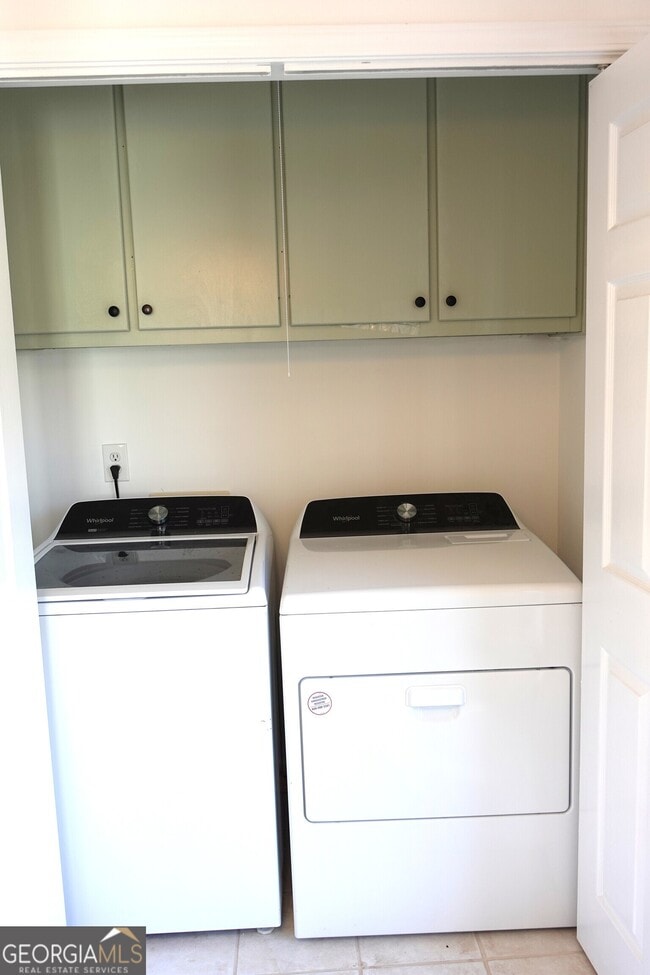 Building Photo - 1333 Holliday Dr