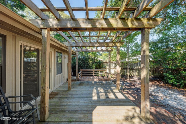 Building Photo - 1205 2 Mile Cir W