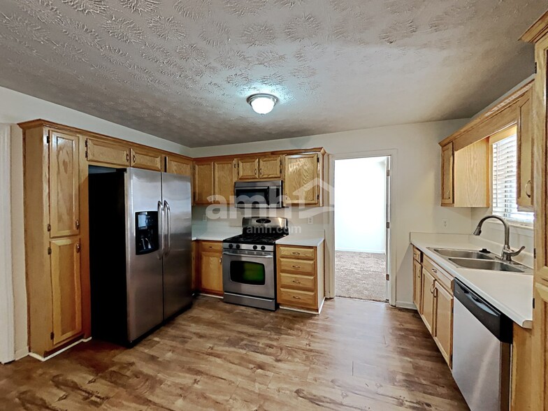 Building Photo - 137 Solomon Dr