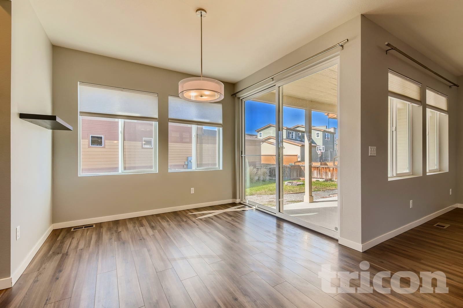 Building Photo - 10239 Southlawn Cir