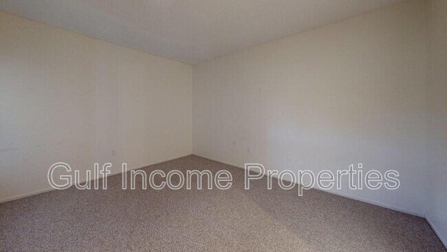 Building Photo - 6228 7th Ave W