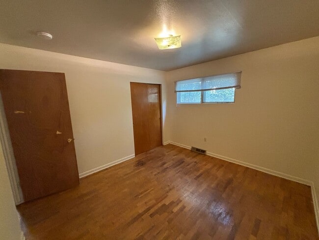 Building Photo - South Missoula 3 bedroom with fenced yard and garage