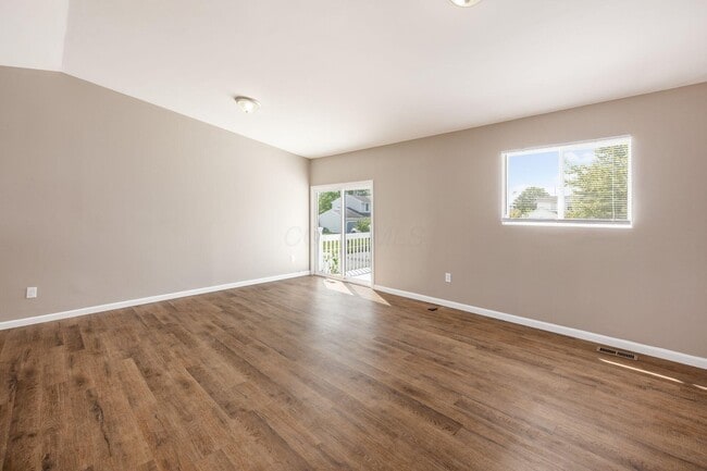 Building Photo - 3251 Foxpoint Dr