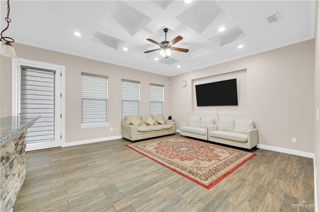 Building Photo - 33 Colvin Ave