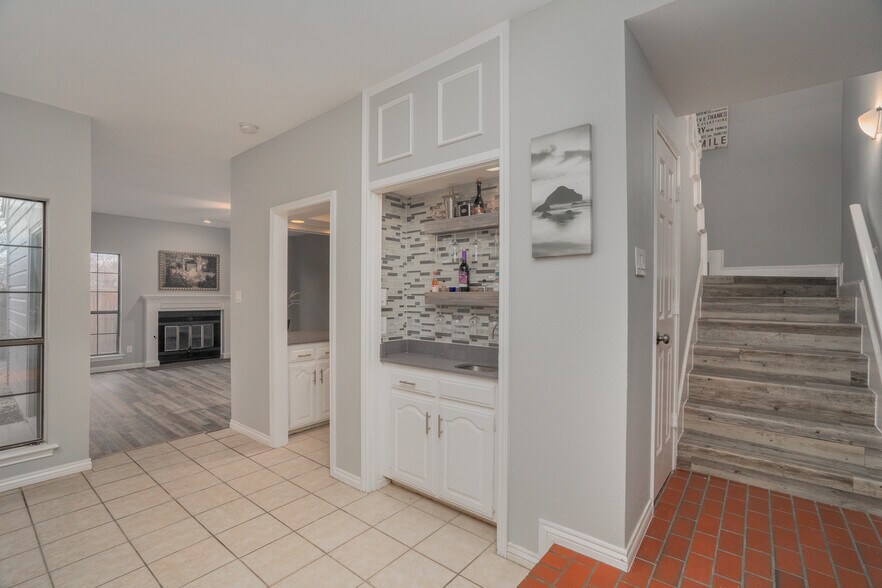 Building Photo - 317 Benjamin St