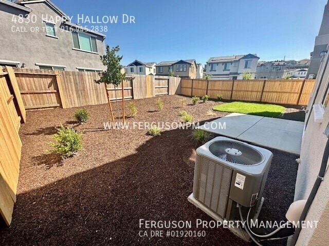 Building Photo - 4830 Happy Hallow Dr