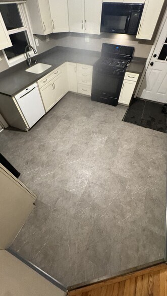 Building Photo - 31 Perimeter Rd