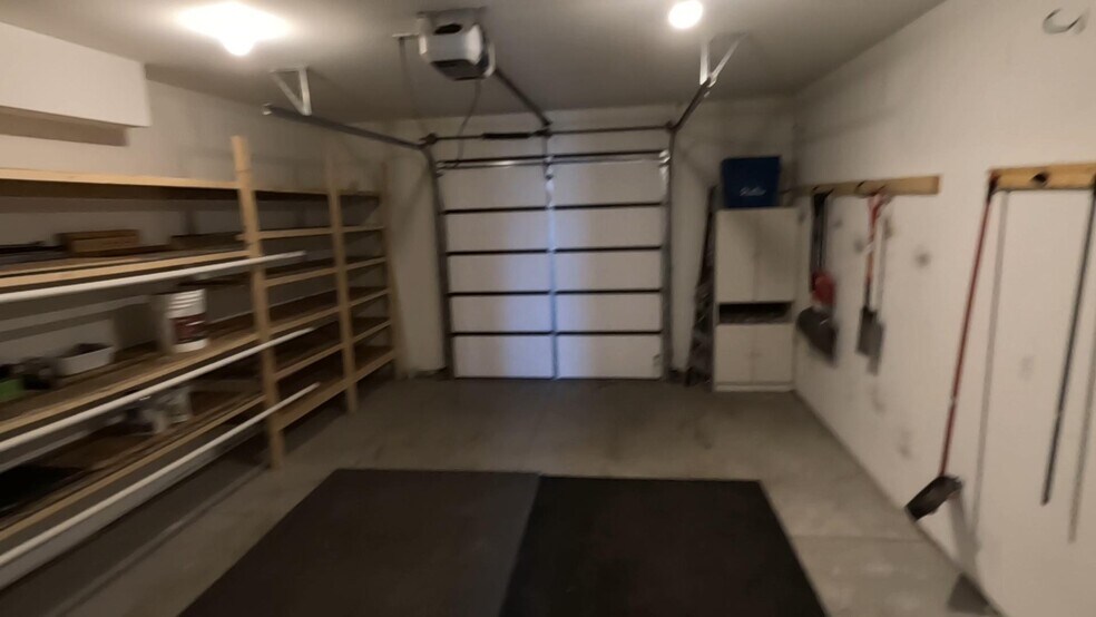 Building Photo - 300 Van Tuyl Cir, Unit C