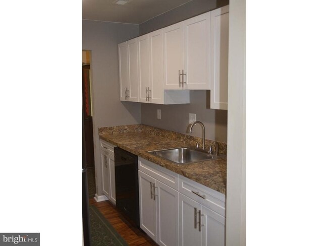 Building Photo - 23A E Daisy Ln