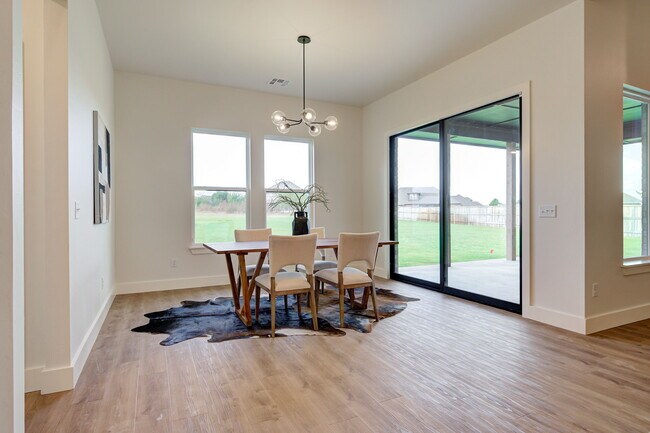 Building Photo - 2101 Dax Ln