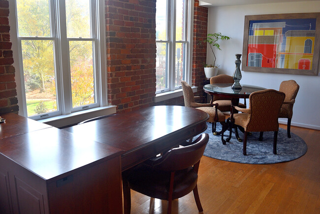 Working desk doubles for dining - 229 N Poplar St