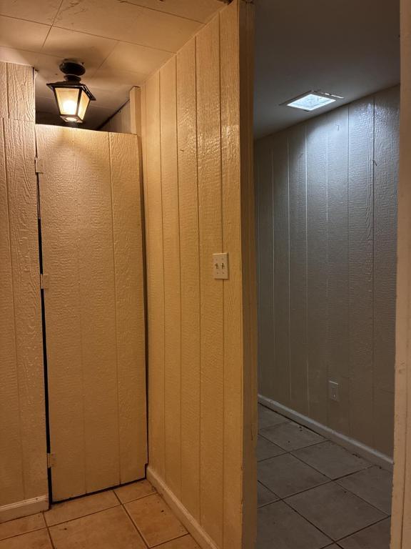 Building Photo - 9757 Lorna Ln