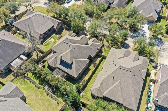 Building Photo - 1923 Graystone Hills Dr
