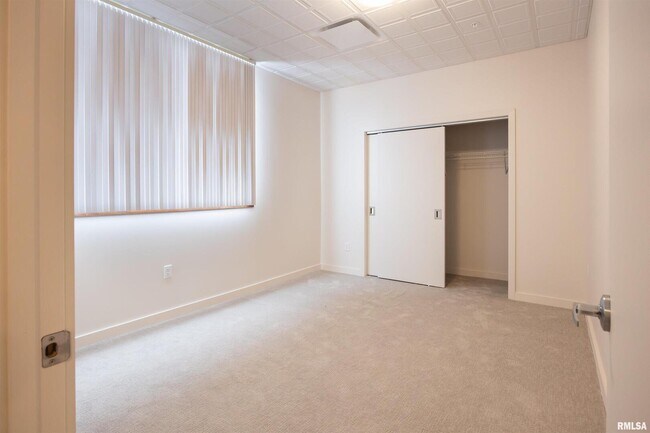 Building Photo - 509 9th St