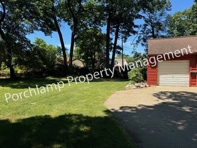 Building Photo - 2615 Coit Ave NE