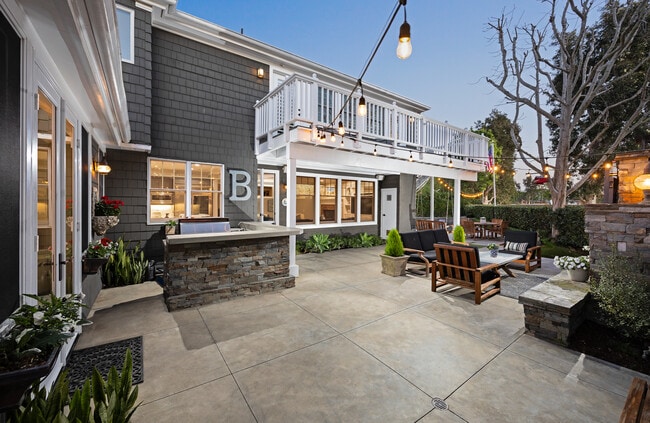 Building Photo - 13 Cape Danbury