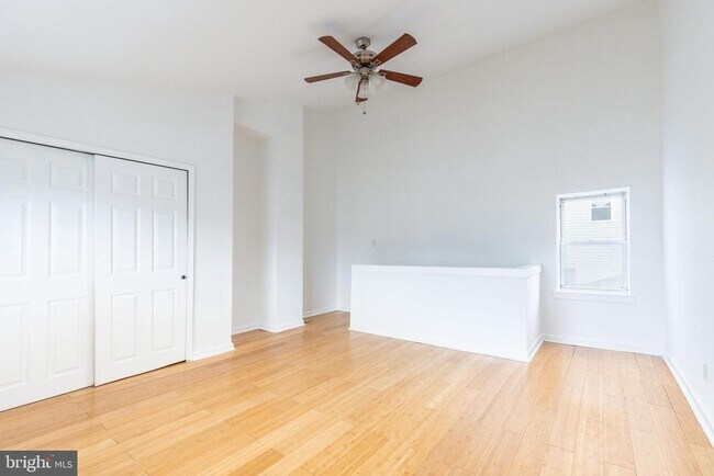 Building Photo - 2726 Edgemont St