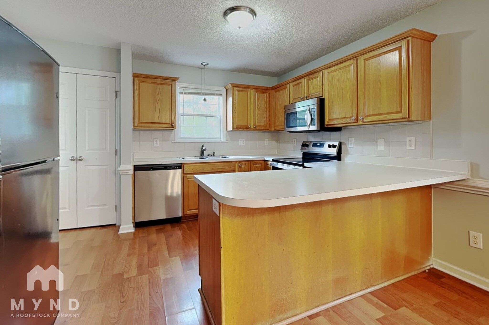 Building Photo - 928 Shannondale Dr