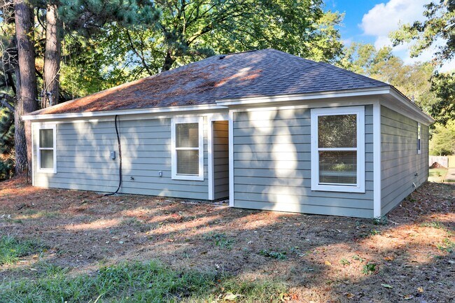 Building Photo - 4443 Suncrest Dr