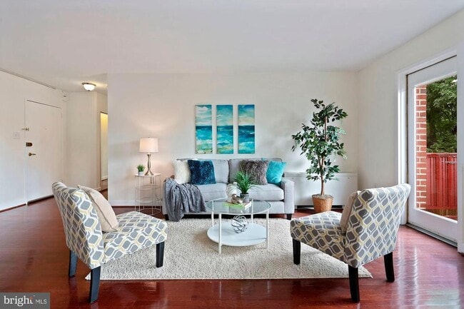 Primary Photo - 1830 Columbia Pike