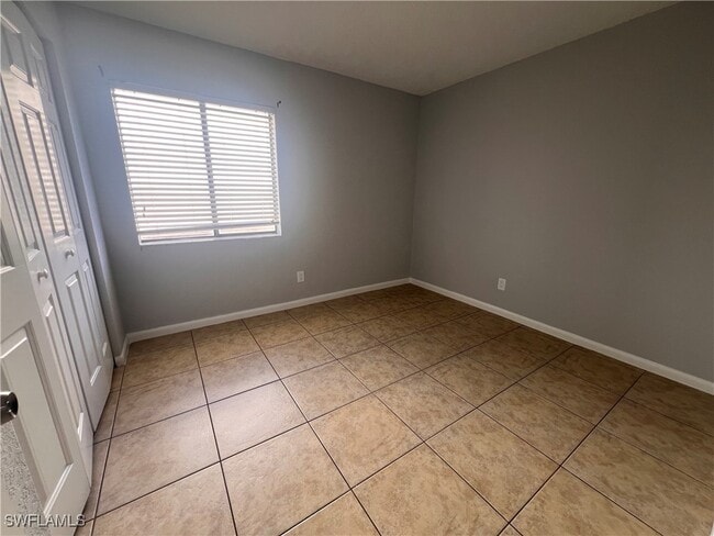 Building Photo - 4601 Bayshore Dr