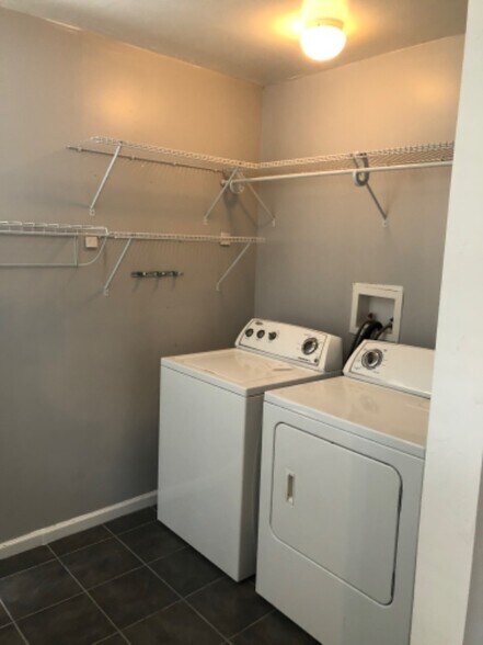 Building Photo - 1189 Clearview Dr NE