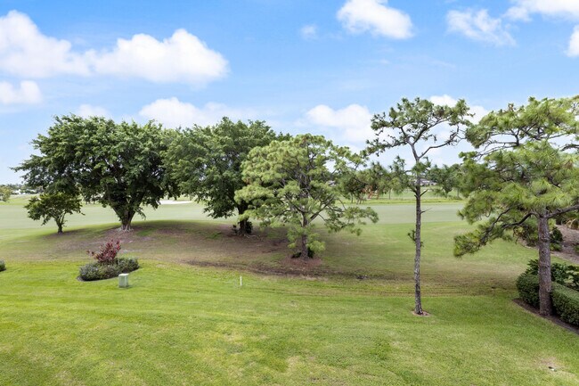 Building Photo - 5279 Fountains Dr S