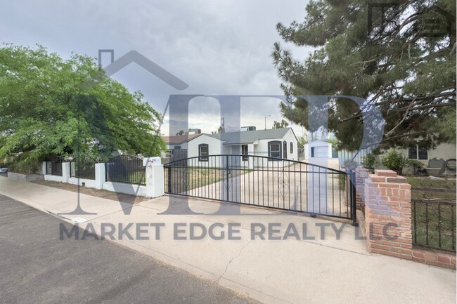 Building Photo - 2Bed/1Bath House at AZ-202/24th St! Ready for Immediate Move-In! -- NO HOA! RV PARKING!