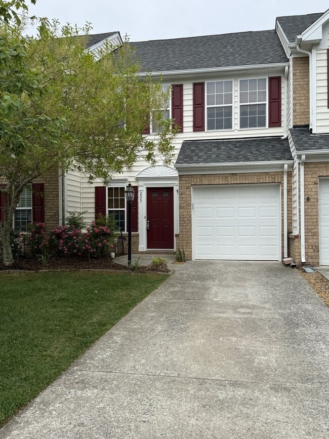Building Photo - Stylish 3BR Home with Garage, Updated Interiors & Resort-Style Community Amenities Near Yorktown ...