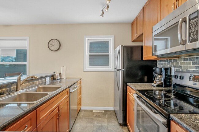 Building Photo - Price Reduced on this awesome Frisco Townhome! Garage! Great Natural Light! Views! Updates throug...