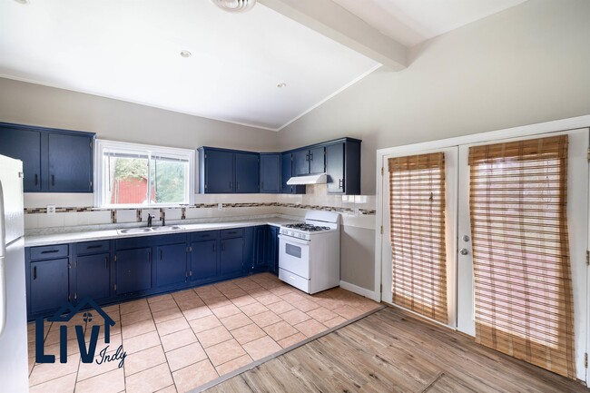 Building Photo - 1050 Janet Dr