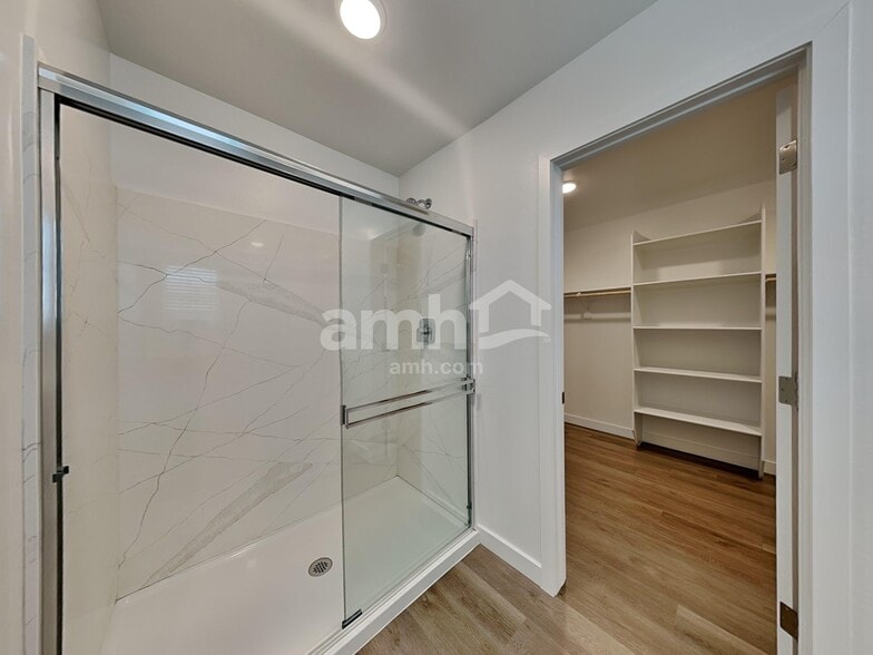 Building Photo - 4531 S 97th Dr