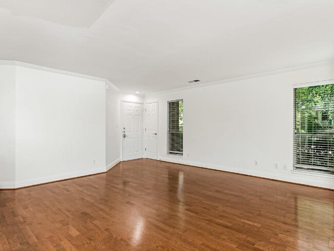 Building Photo - Don't miss out on this amazing 2 bedroom, ...