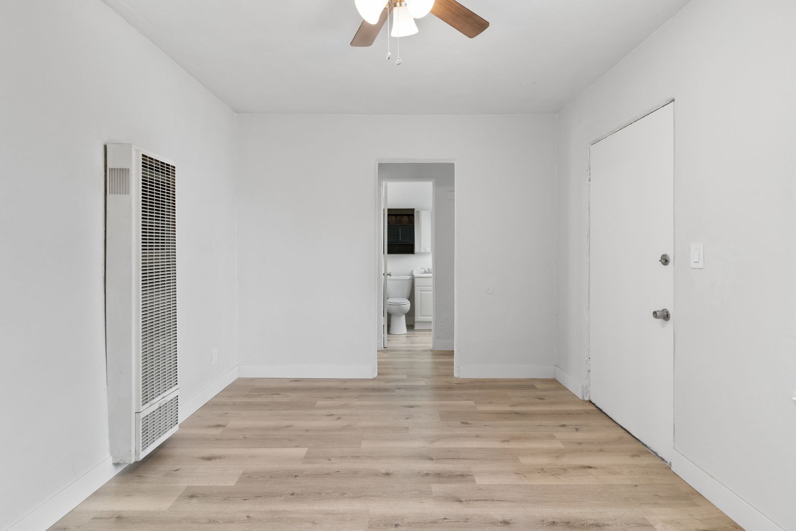 Building Photo - 2652 E 15th St