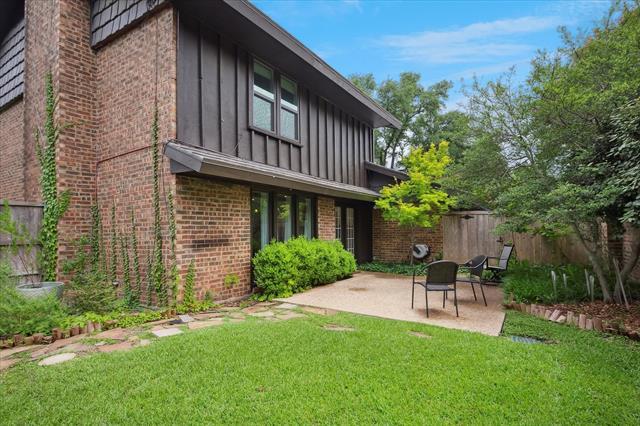 Building Photo - 6935 Helsem Way