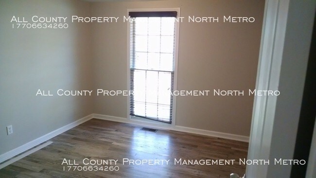 Building Photo - 4646 Pinecrest Dr