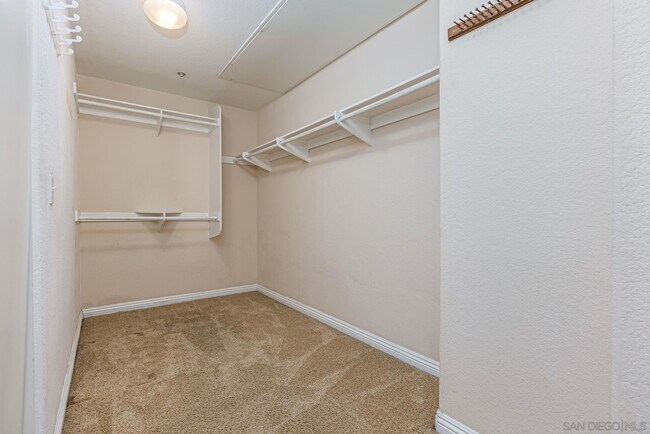 Building Photo - 3267 Dehesa Rd