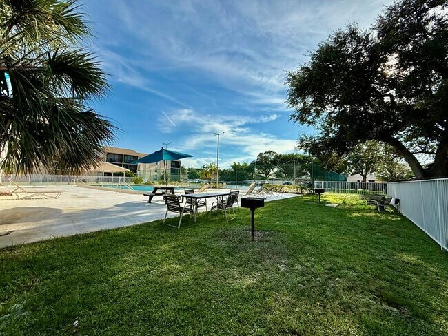 Building Photo - 7173 Orange Dr