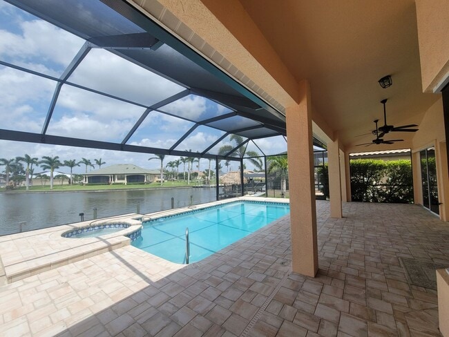 Building Photo - 401 SW 33rd Ave