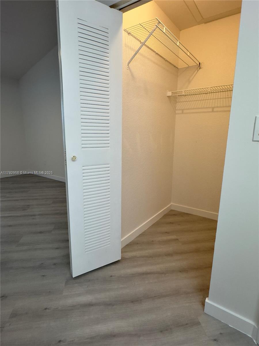 Building Photo - 2880 N Oakland Forest Dr