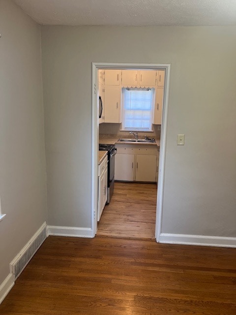 Kitchen - 1212 W Murdock St