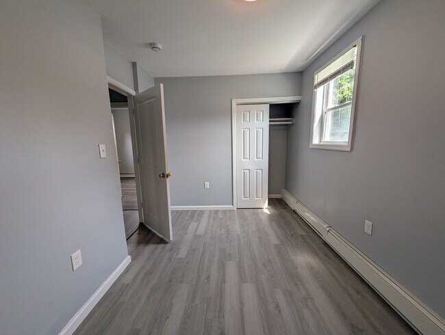 Building Photo - 1307 6th Ave