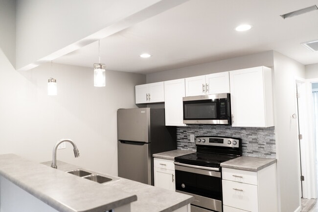 Building Photo - 1268 E Dawn Dr