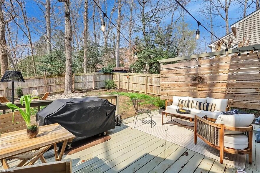 Building Photo - 4048 Bradshaw Dr