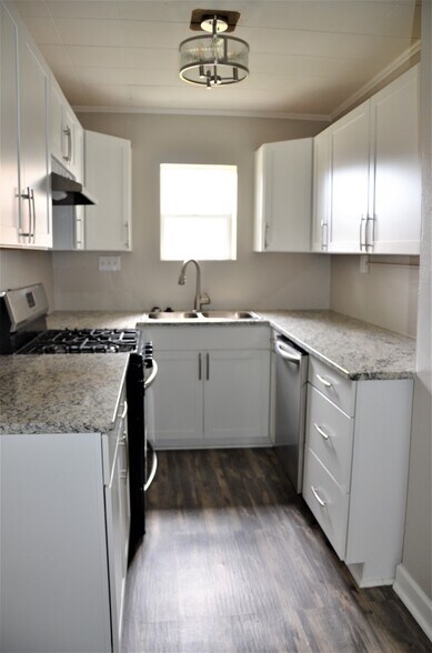 Building Photo - 65 E William St