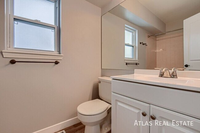 Building Photo - 8750 Boxelder Dr